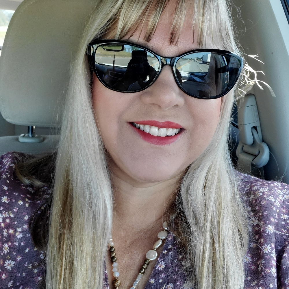Meet your Posher, Julie